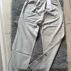 ALO Yoga Loose pans for women size M gray color
